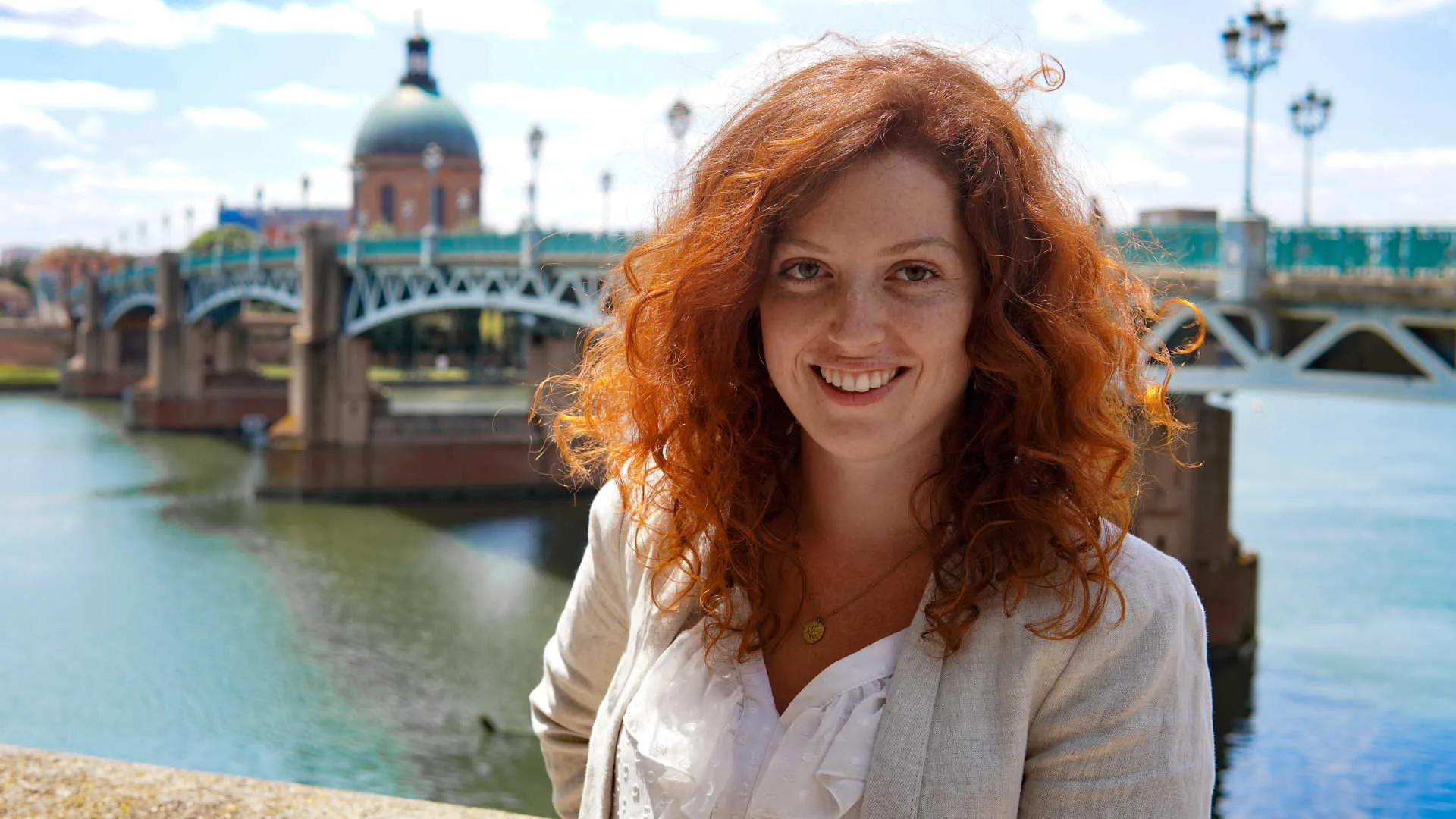 Photo de Elorri la créatrice de l'entreprise Sourires d'Aubépine à Toulouse